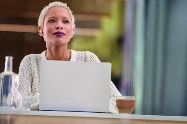 Jabra تطلق سماعتي الأذن الأكثر تطورا لتثبت ريادتها في ميدان الاتصالات اللاسلكية